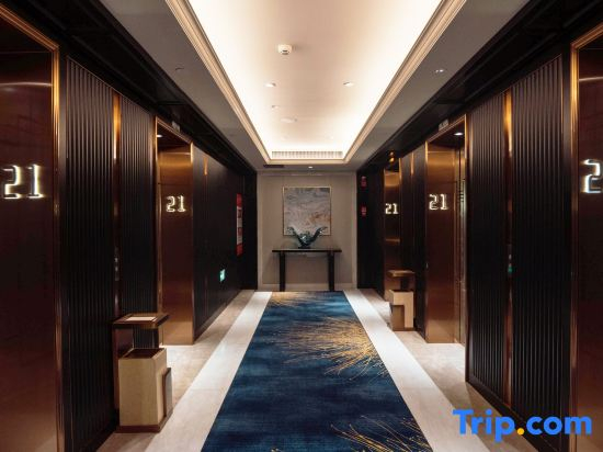 Shishi Carnival Hotel