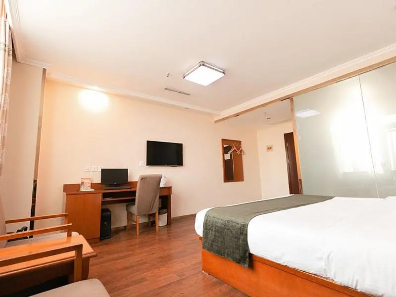 GreenTree Inn Hebei Tangshan Caofeidian Economic Development Zone Municipal Building Express Hotel