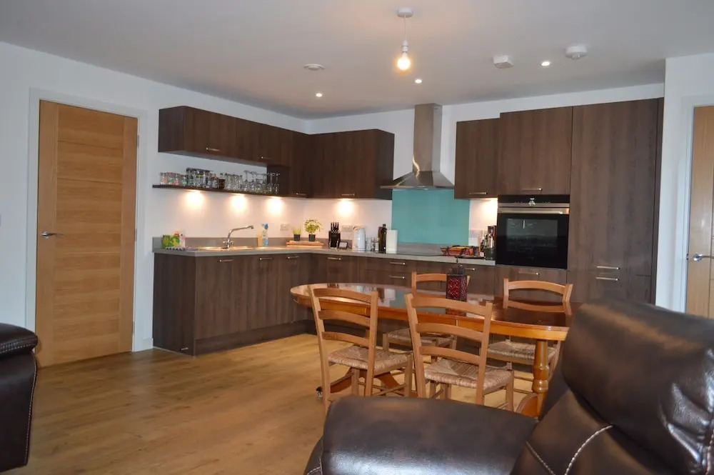 2 Bedroom Ground Floor Flat With Garden