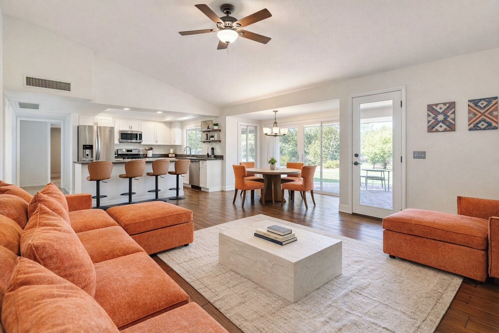 Luxury 5BR + Private Casita Theater Room + Pool
