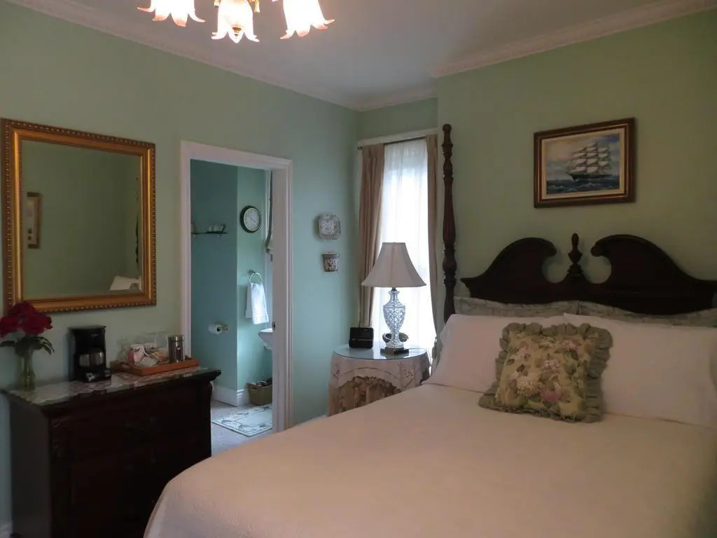 Redwood Bed and Breakfast