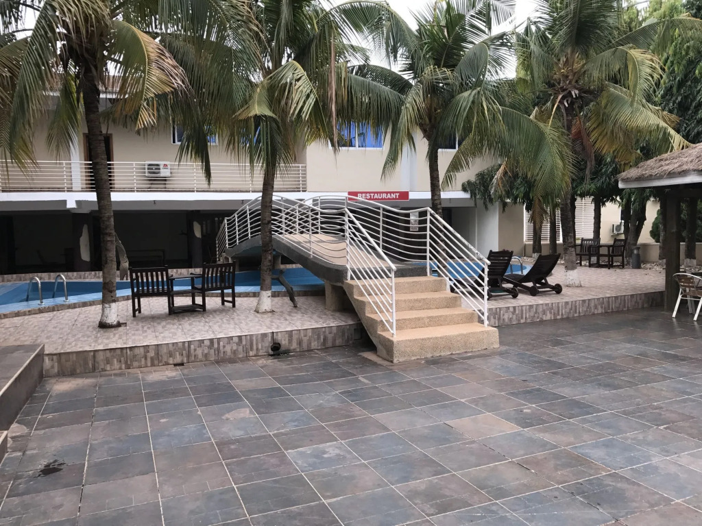 Crystal Rose Ambassador Hotel