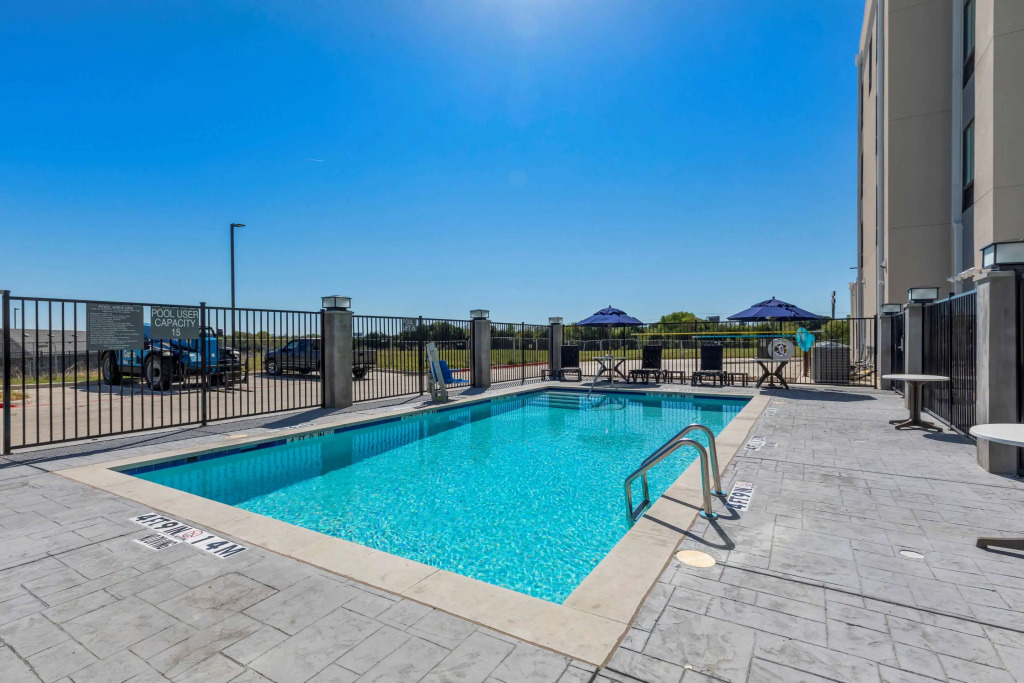 Comfort Inn & Suites Balch Springs - SE Dallas