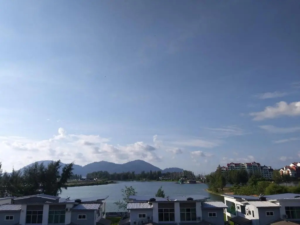 tiara bay marina island lumut 6 bilik inflatable swimming pool homestay bayu laut0136288405