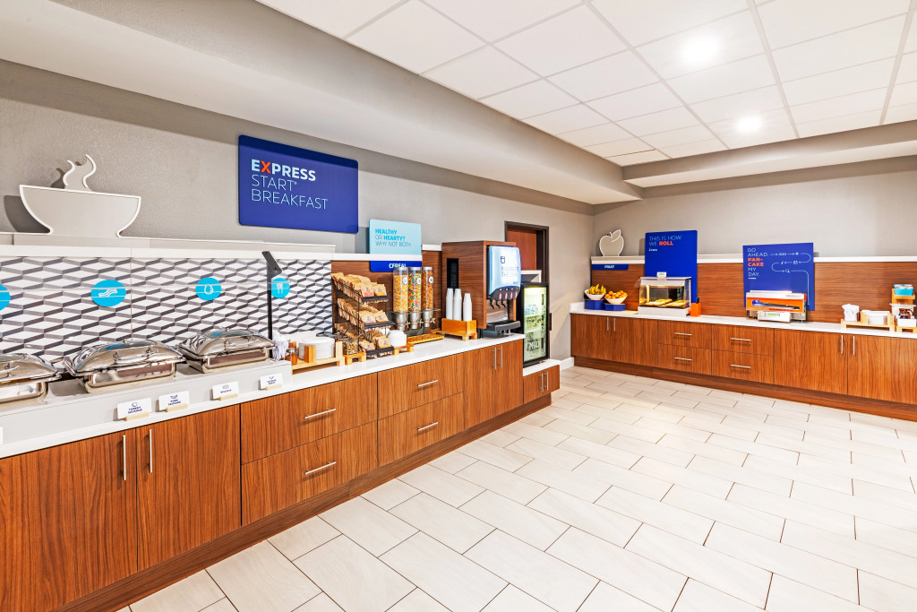 Holiday Inn Express & Suites Del Rio by IHG