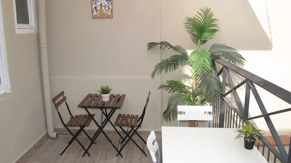 YOUTH HOSTEL - Central and Basic Drassanes