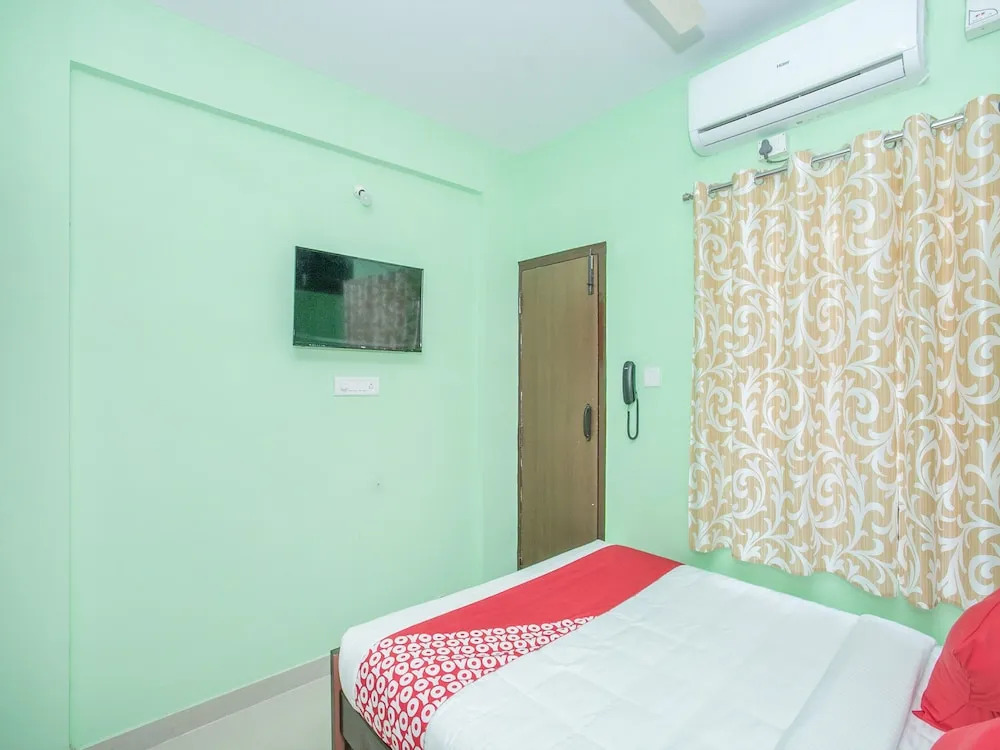 OYO 13861 Green leaf International Comforts