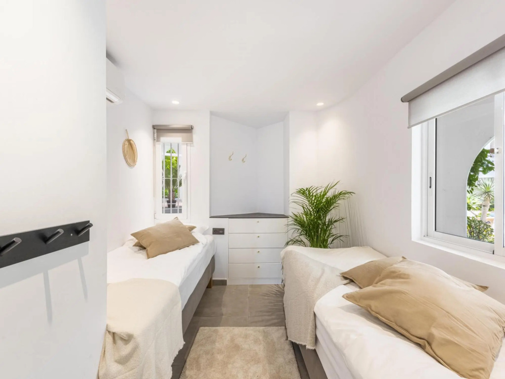 Azahara1 Beautiful apartment frontline golf
