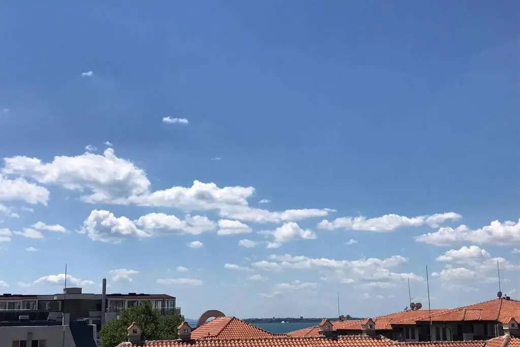 Комфортное жильё в 250 метрах от моря !