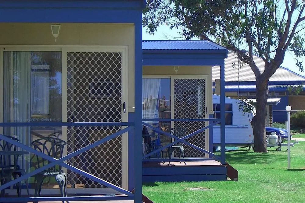 Waters Edge Holiday Park