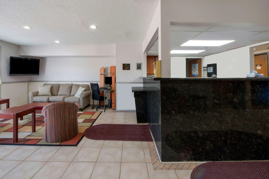 Super 8 by Wyndham College Station