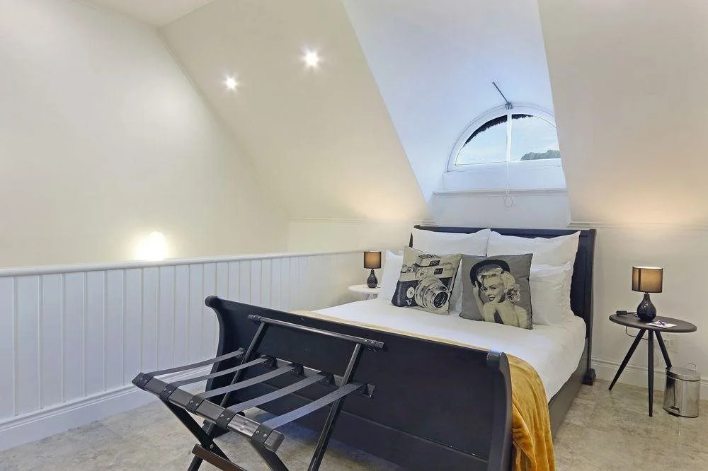 Alphens Edge Boutique Retreat