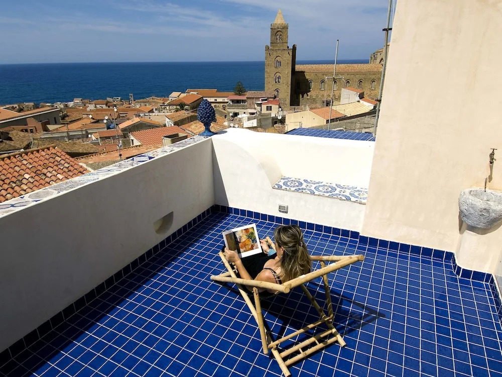 Modern Holiday Home in Cefalu With Terrace