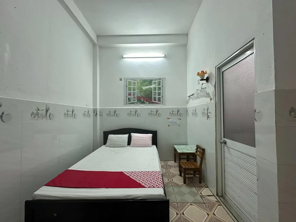 SPOT ON 1222 Song Han Motel