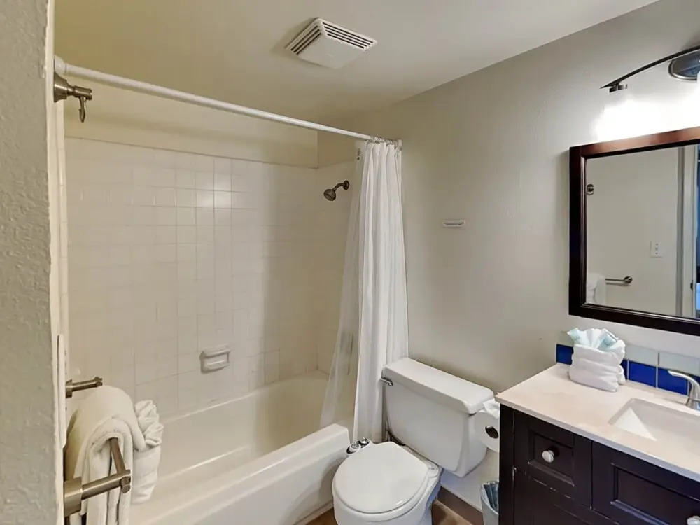 Island Surf 614 2 Bedroom Apts