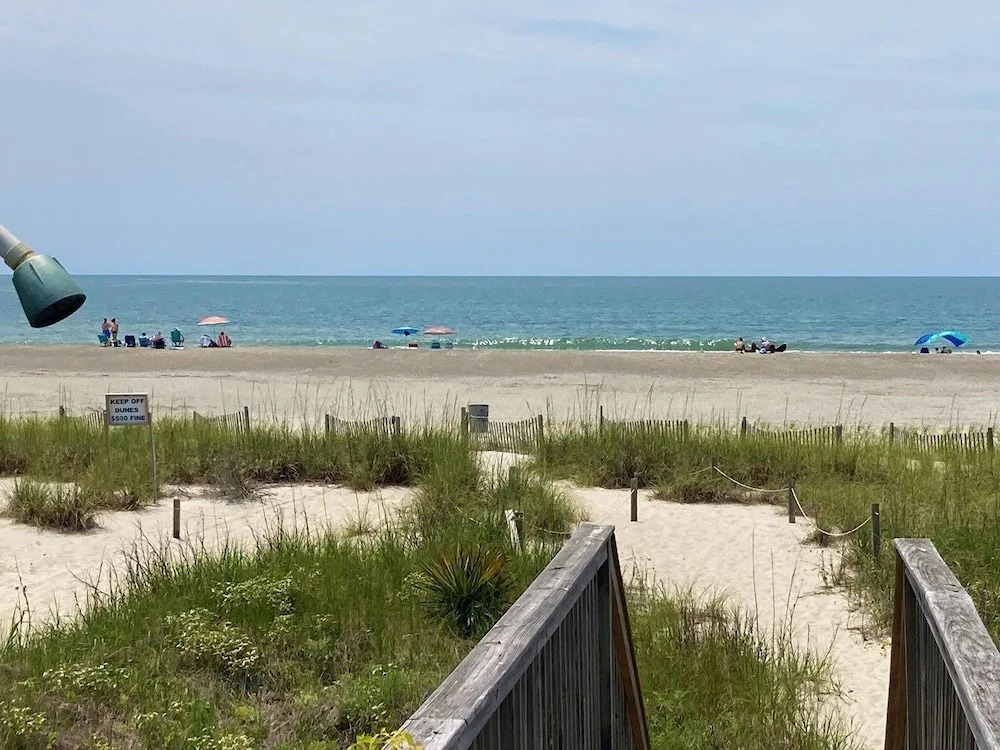 Coast 'n Along 3 Bedroom Home by RedAwning