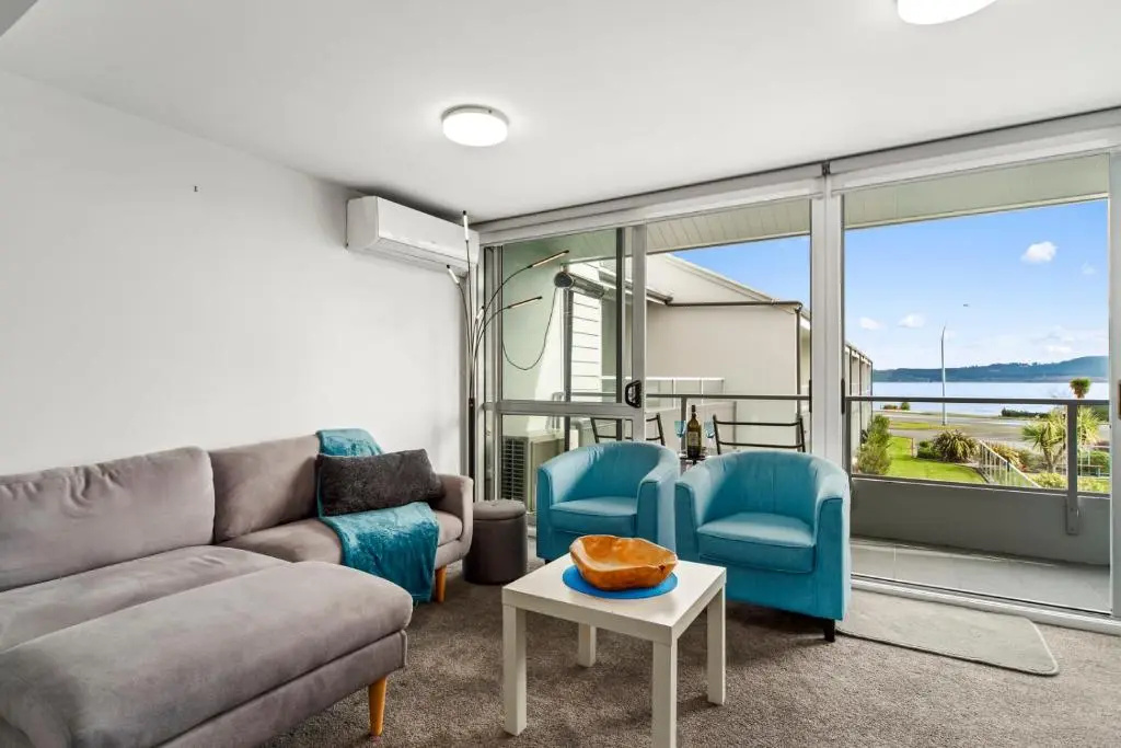 Lakeside Delight - Two Mile Bay Holiday Apartment