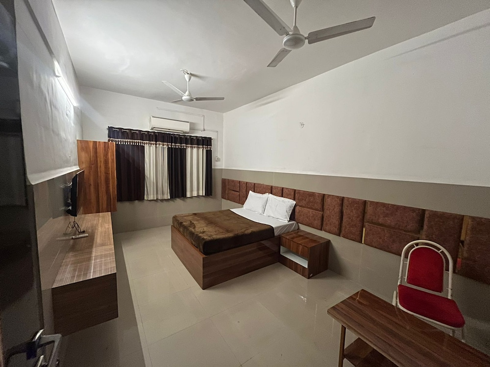 Hotel Crazy Home And Resort