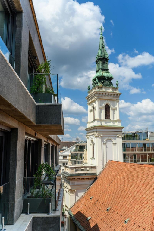 Emerald Hotel by Continental Group