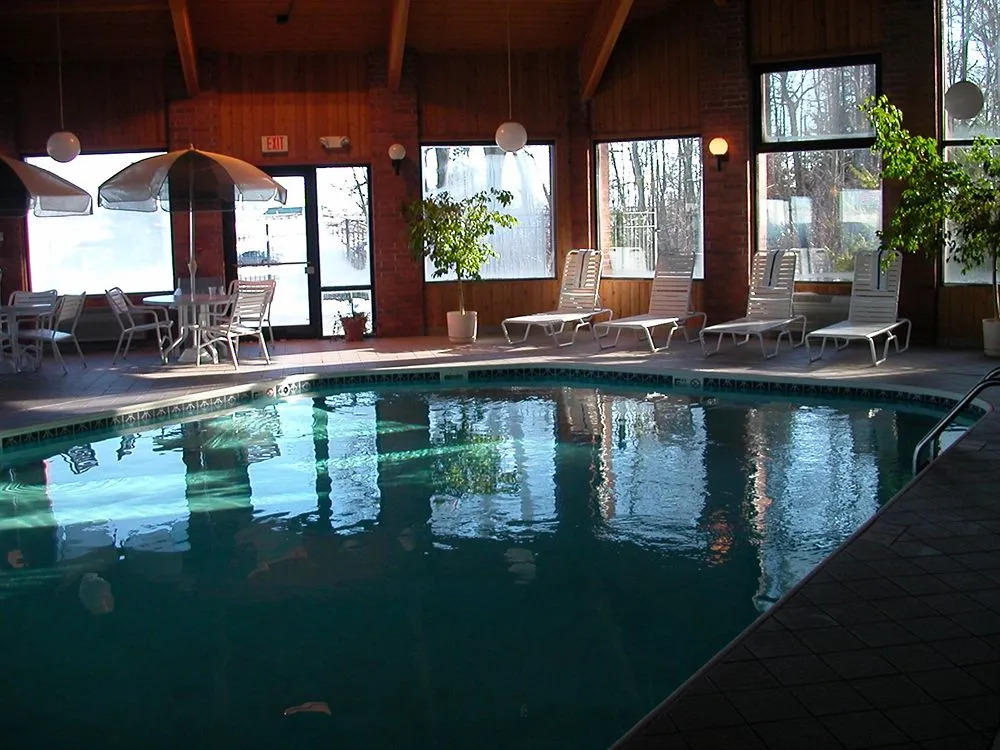 Lomira Inn and Suites