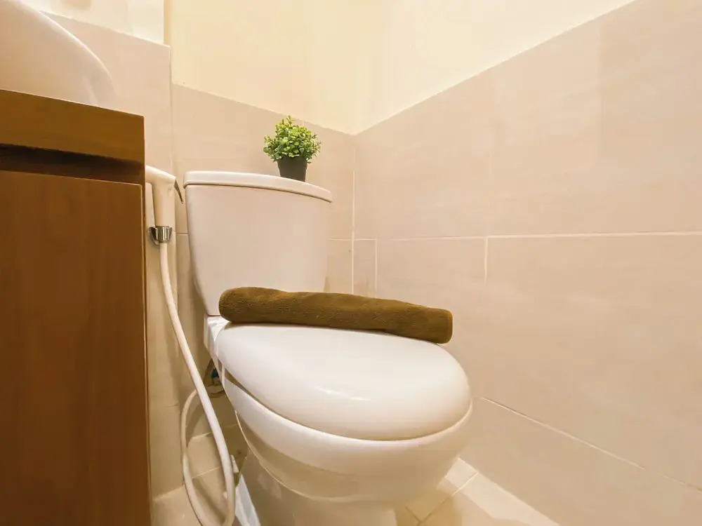 Modern Look And Restful 3Br At Meikarta Apartment