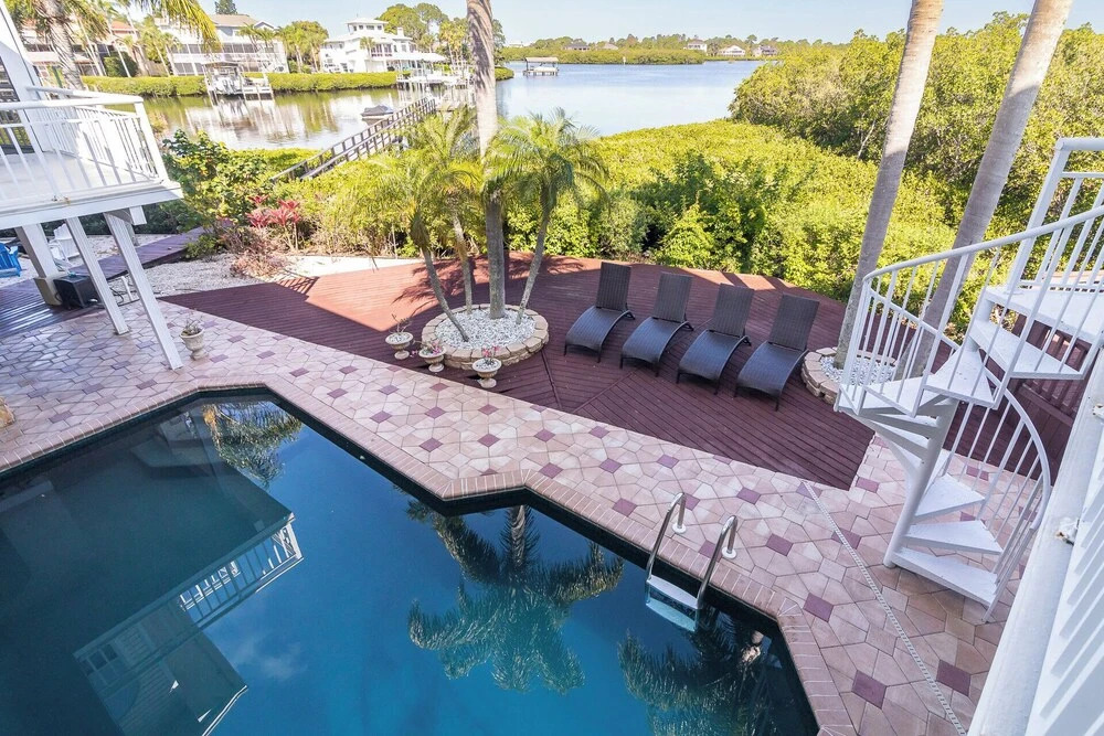 Dolphin Resort