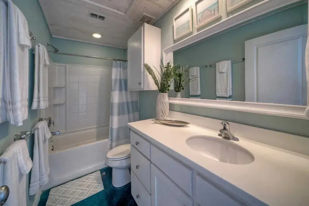 Third Sandbar & Seaglass Landing by Avantstay. Sleeps 30 2 Homes + Dual Pools + Outdoor Living Steps to Beach
