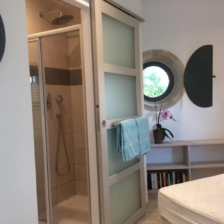 La Tour Hexagonale for 2 with shared pool