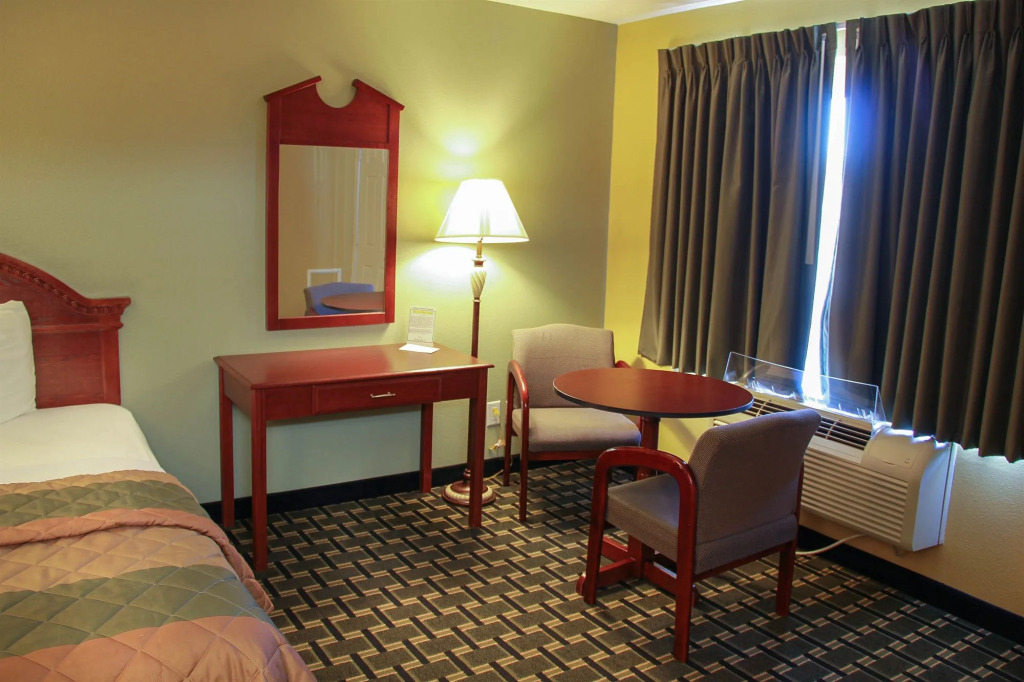 Relax Inn and Suites Kuttawa Eddyville