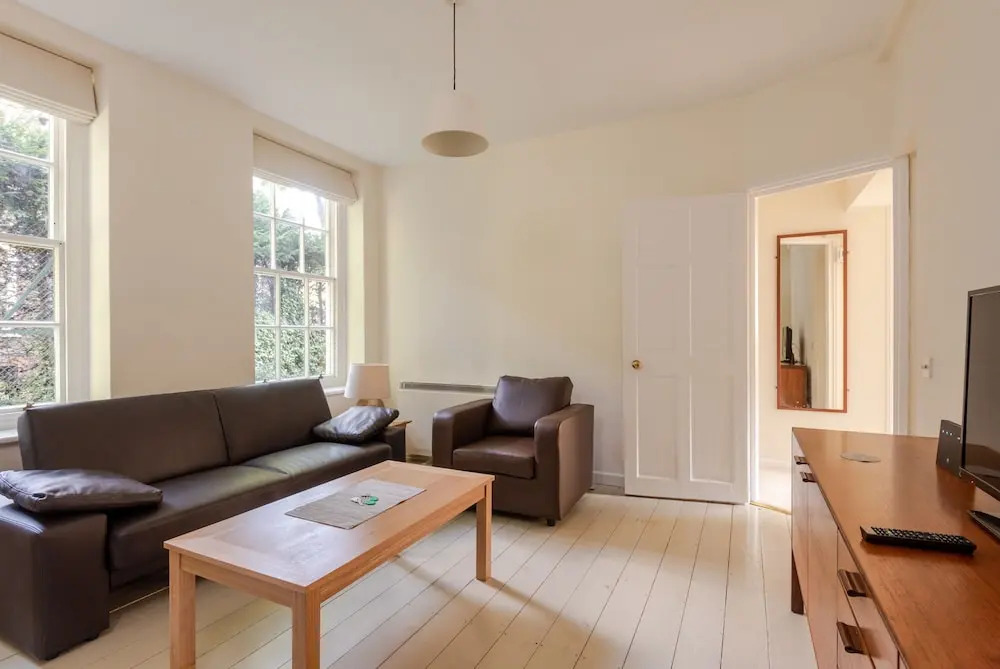 Charming 1Br Home By River Thames Fits 3