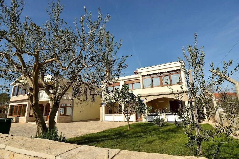 Apartment Rosulje