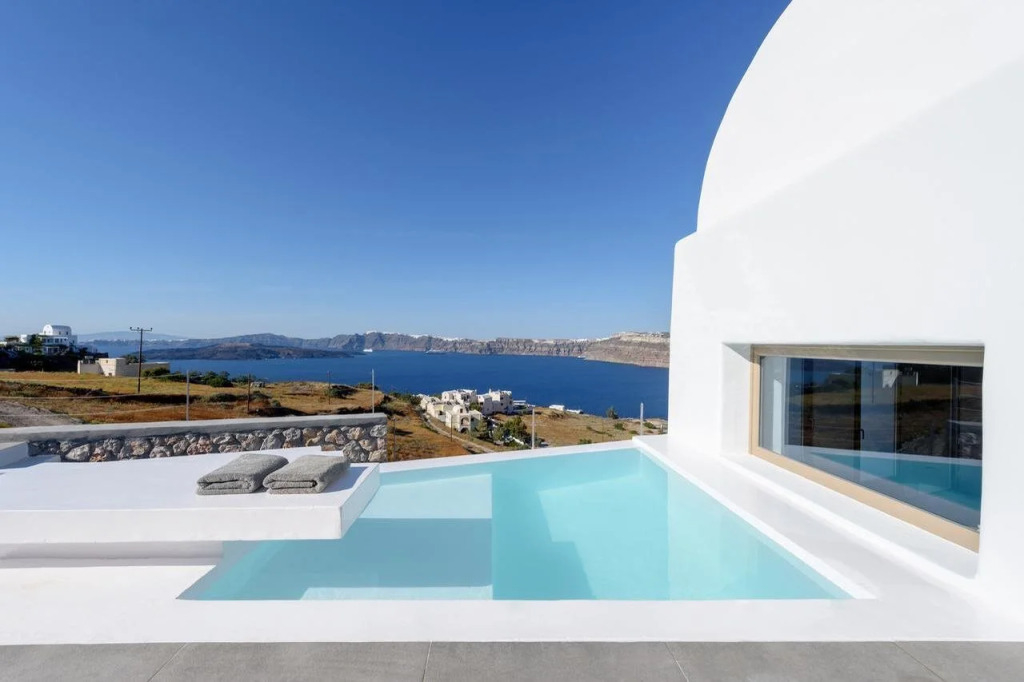 Earino Suites and Villa