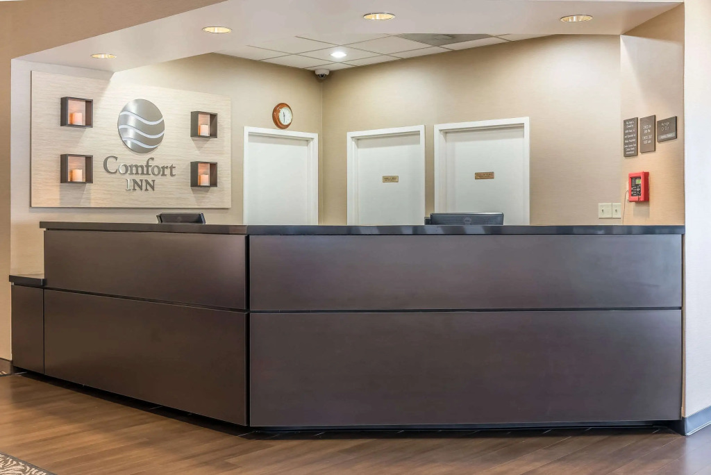 Comfort Inn & Suites Piqua-Near Troy-I75