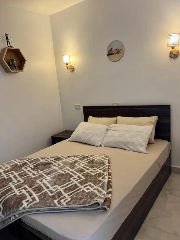 Giza pyramids view homestay