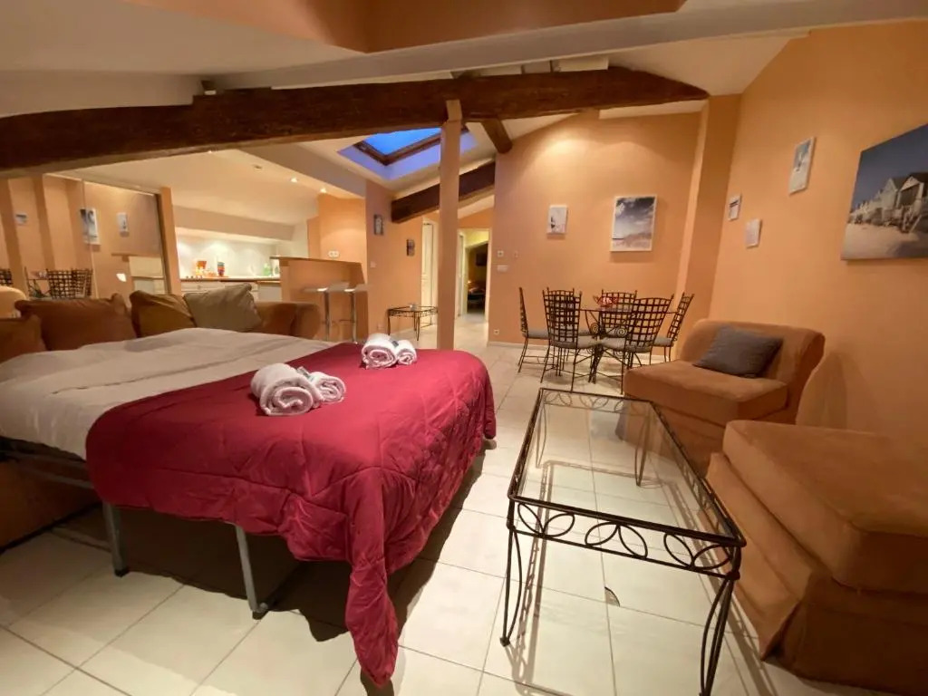 Cannes Holiday Suites