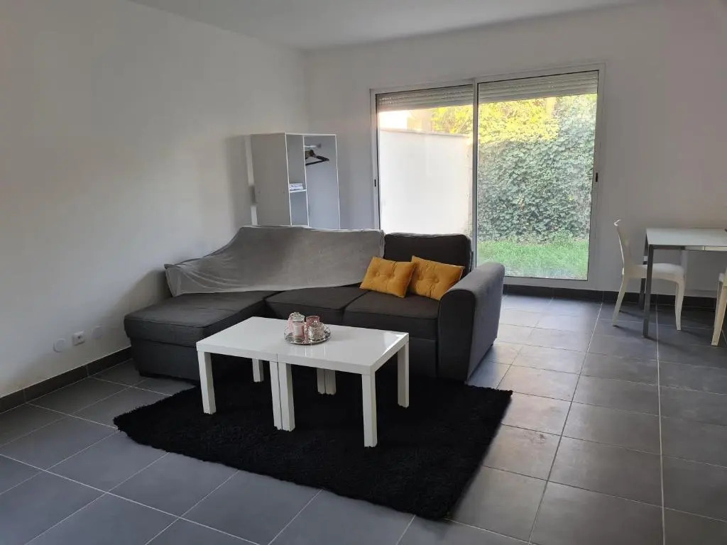 Grand studio avec jardin au calme