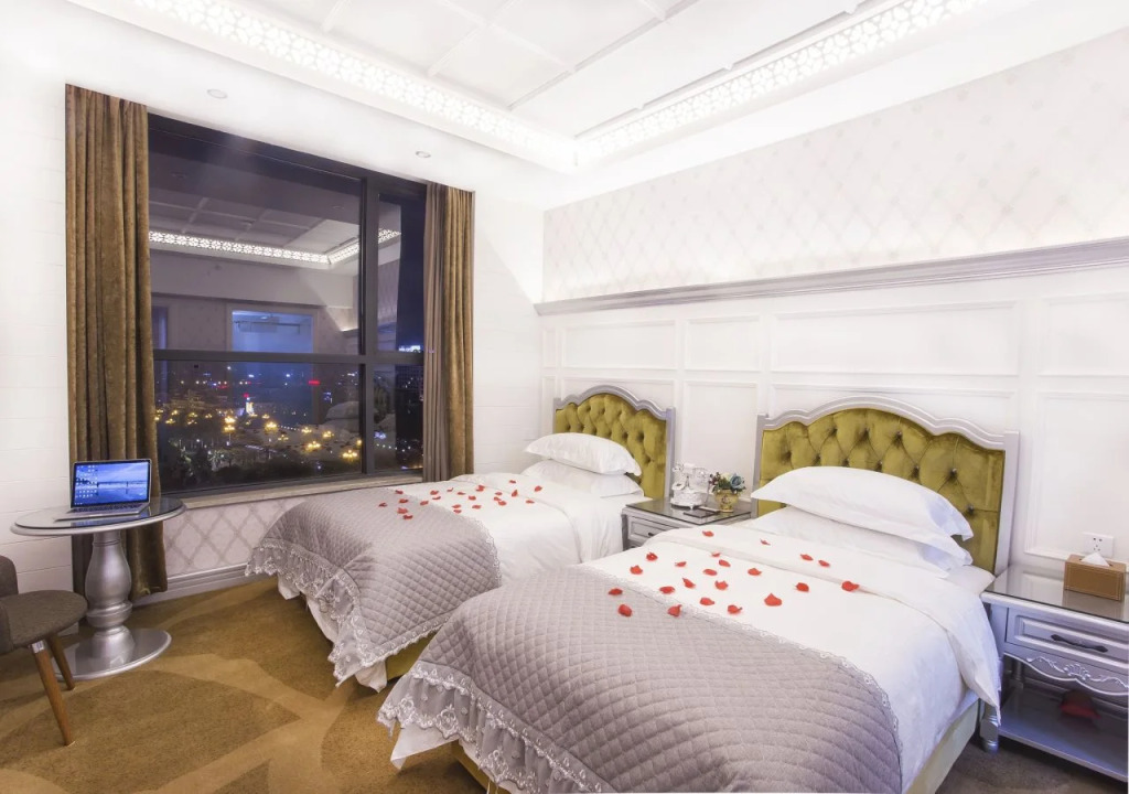 Sun Tour Hotel