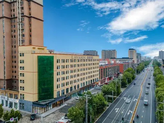 Lavande Hotel (Baoding Gaobeidian Baigou New Town Heda International Bag City)