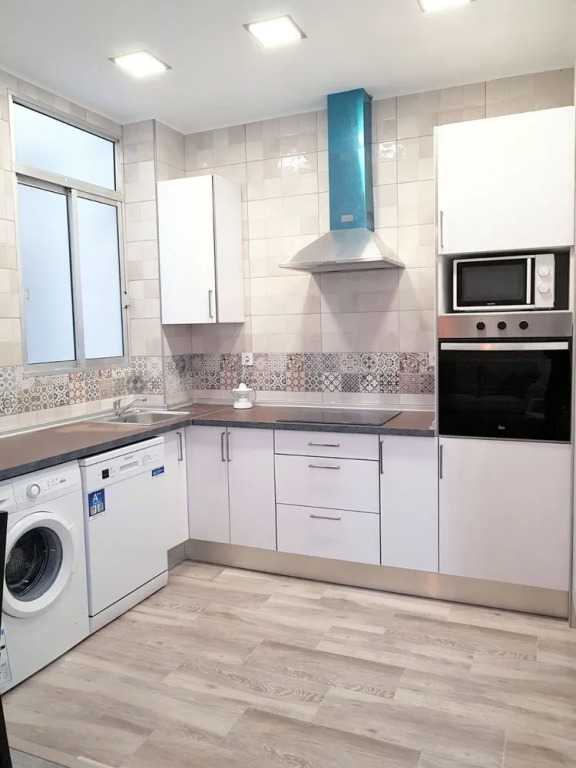Apartamento Pintor Salvador Abril