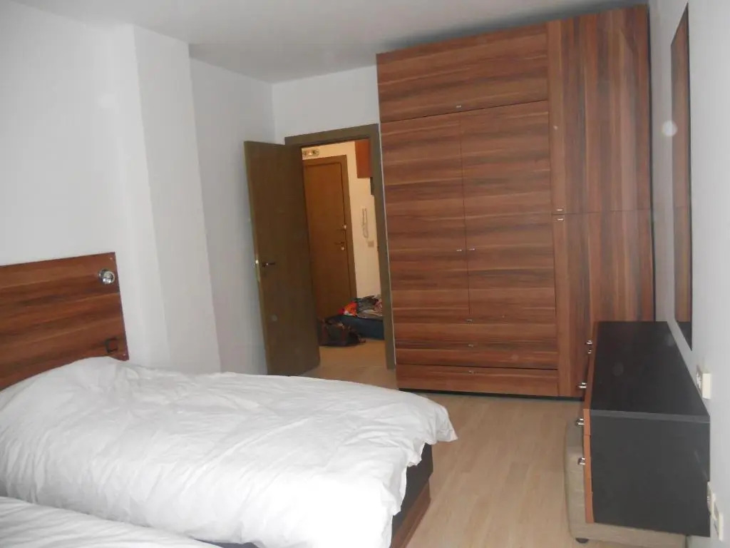Roy's Apartment in St John Park