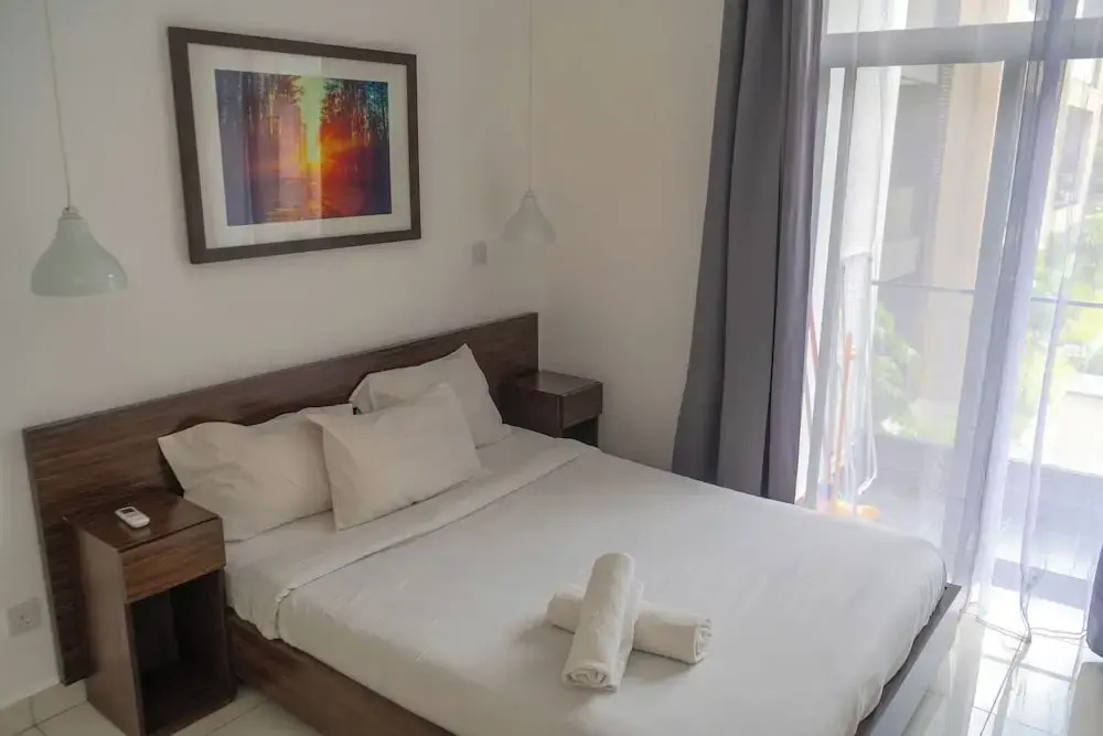 Royal Luxury Apt at Embassy Garden