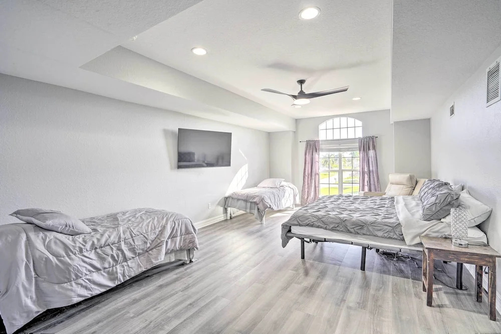 Heated Pool: Sun-soaked Cape Coral Escape!