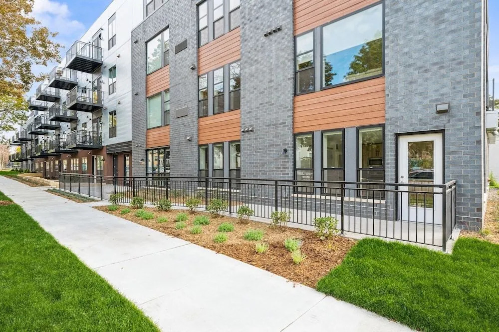 Kasa Bryn Mawr Minneapolis
