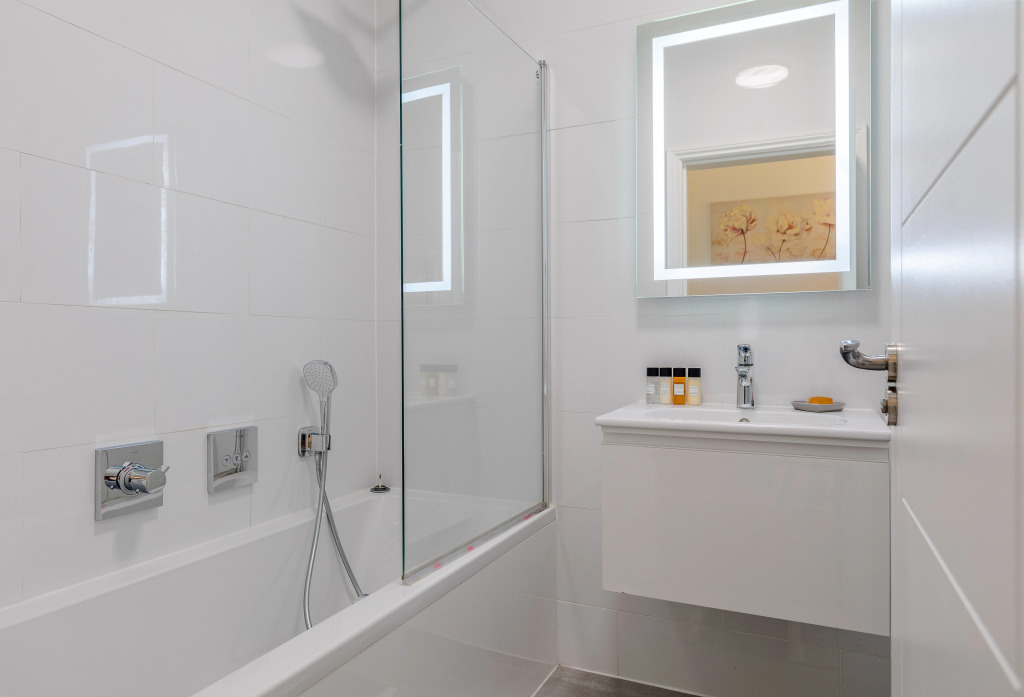 Brand new 3-bedroom with AC in Maida Vale