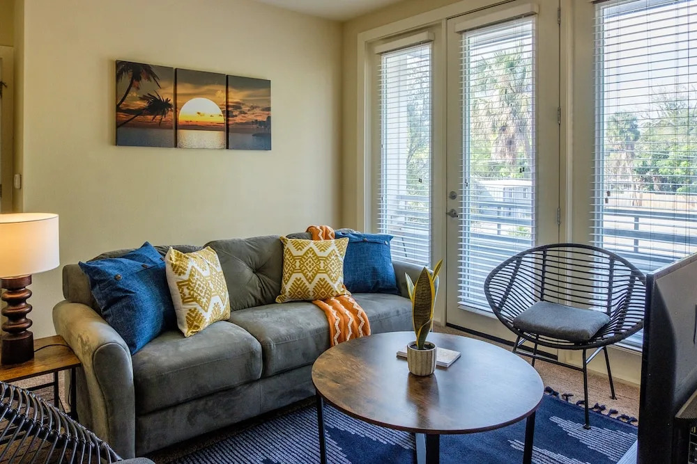 Courier City Apartments by Frontdesk