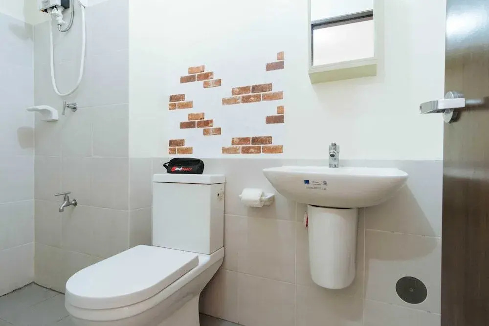 Reddoorz Premium Near Mrt North Avenue Station