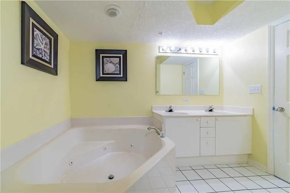 Ocean Bay Club 1401 - 4 Br condo by RedAwning