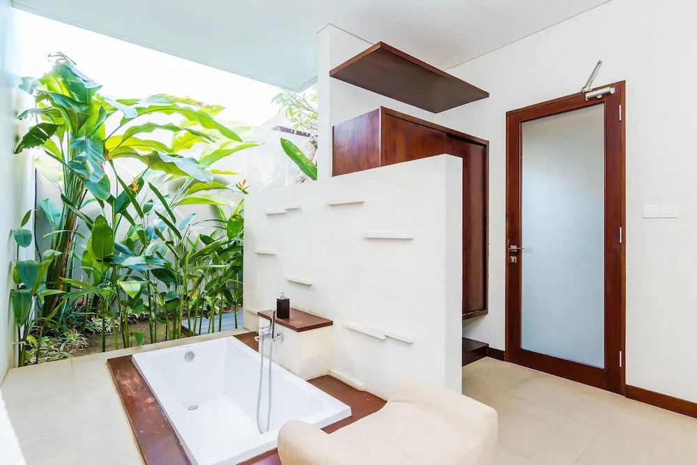 ZEN Premium Umalas Bumbak Villa