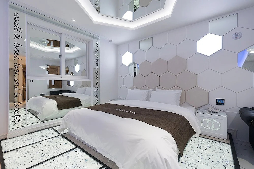 Theban Hotel