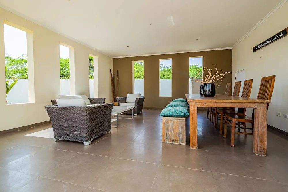 Spectacular Designer Villa 5 Star Luxury 6 Bedroom New!